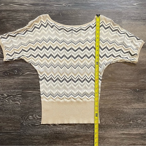 White House Black Market Chevron XS Blouse Top Metallic Chevron Pattern - Picture 3 of 16